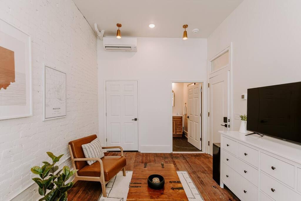 East Main Lofts - Farmhouse 204 Madison Extérieur photo