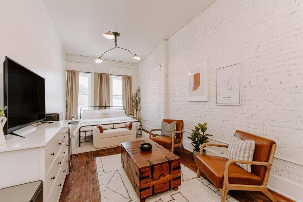 East Main Lofts - Farmhouse 204 Madison Extérieur photo
